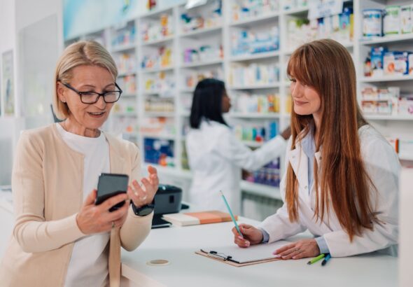 Vényírási jogosultságot kapnak a gyógyszerészek